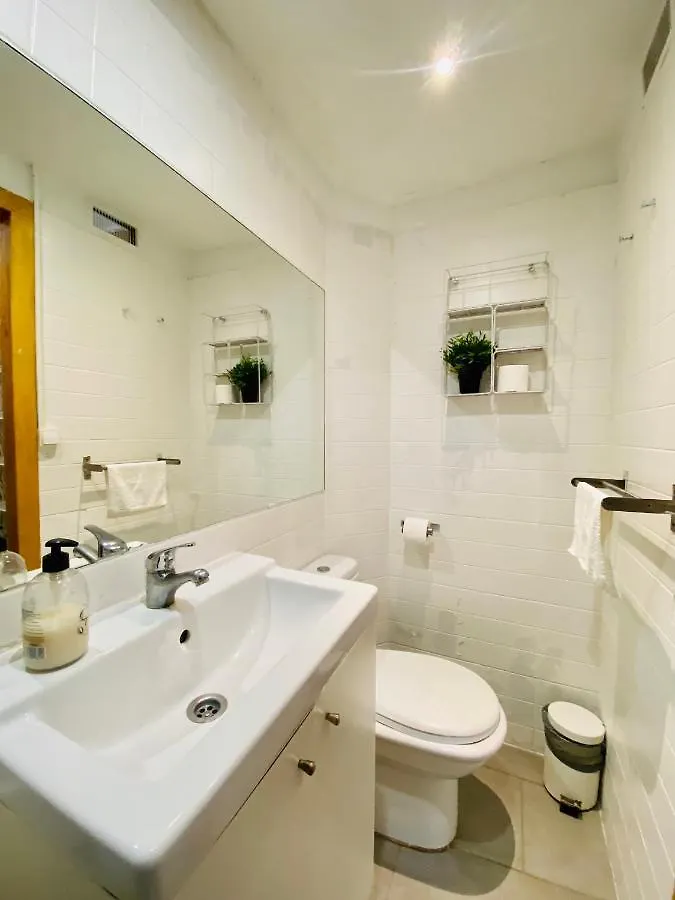 025 Caterina Look Izquierda Apartment Barcelona