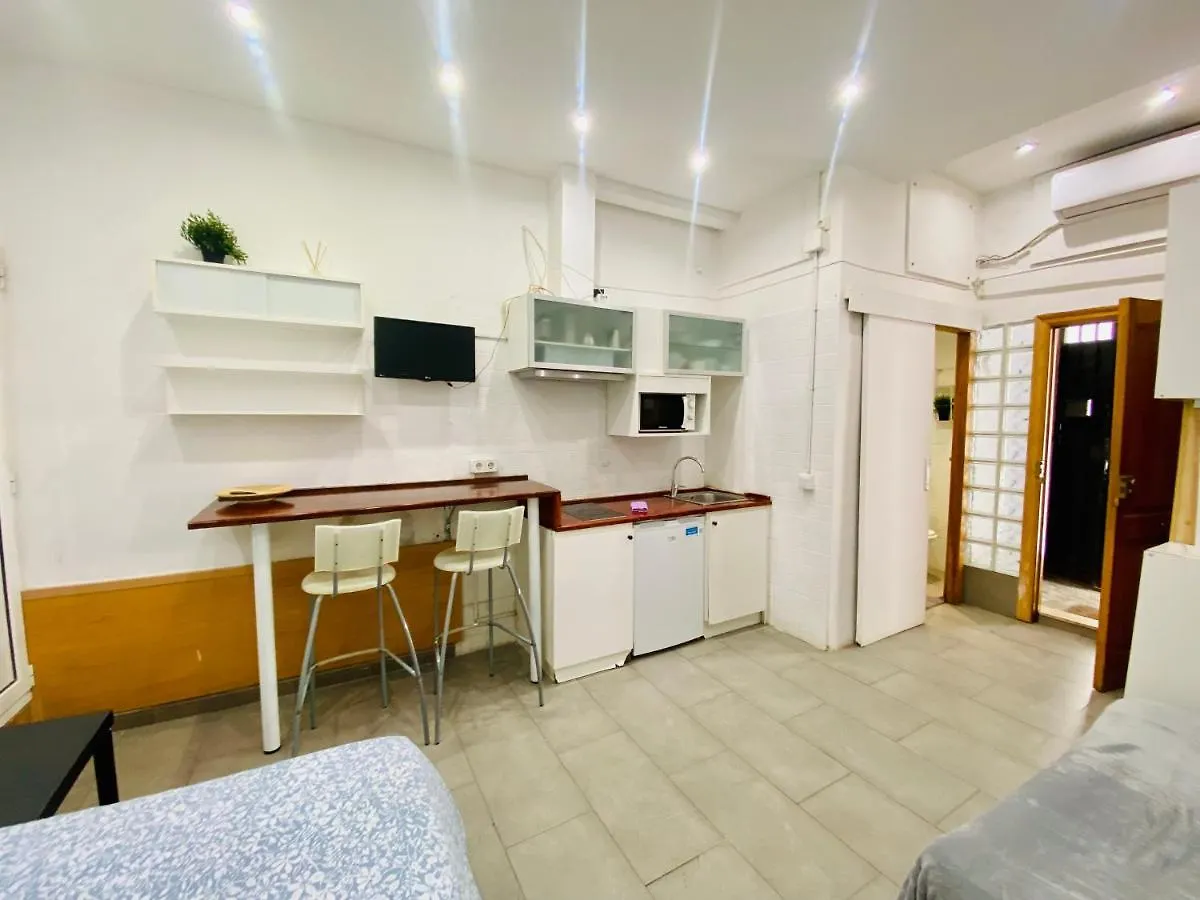 025 Caterina Look Izquierda Apartment Barcelona